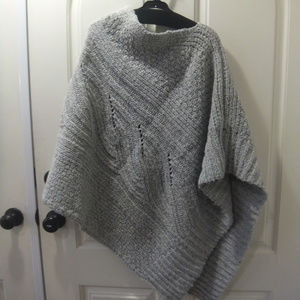 LOFT Lou & Grey gray cable poncho